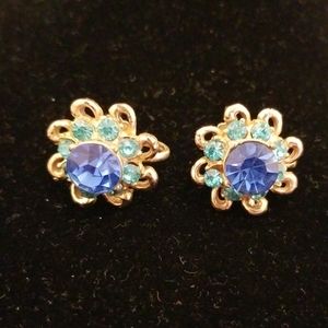Vintage blue and periwinkle clip on earrings